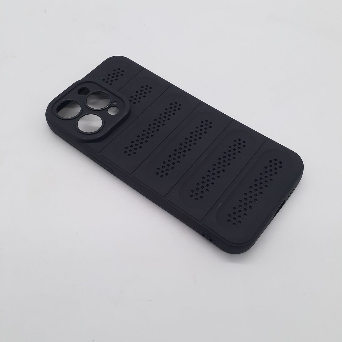 iPhone 15 Pro Max Heat Dissipation Design Strong TPU Material Phone Case
