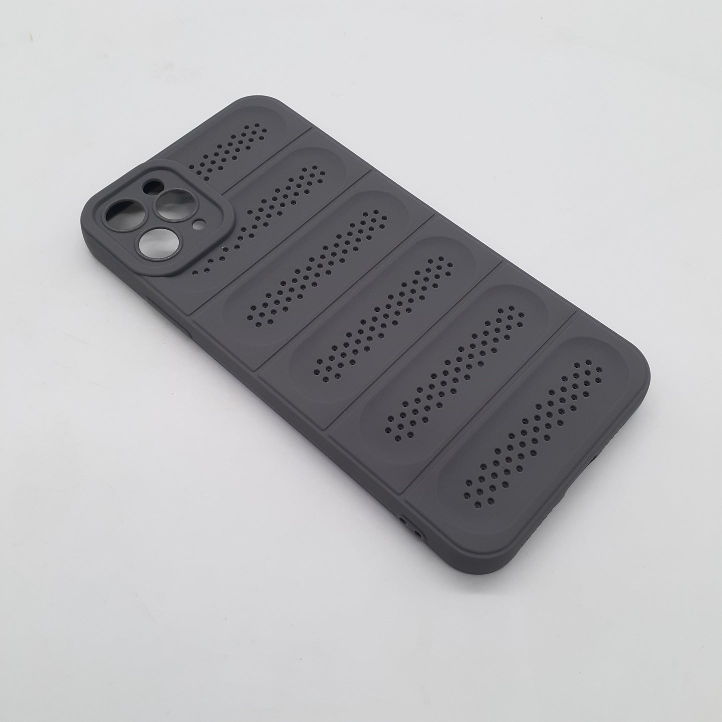 iPhone 11 Pro Max Heat Dissipation Design Strong TPU Material Phone Case Breathable Shockproof Cover