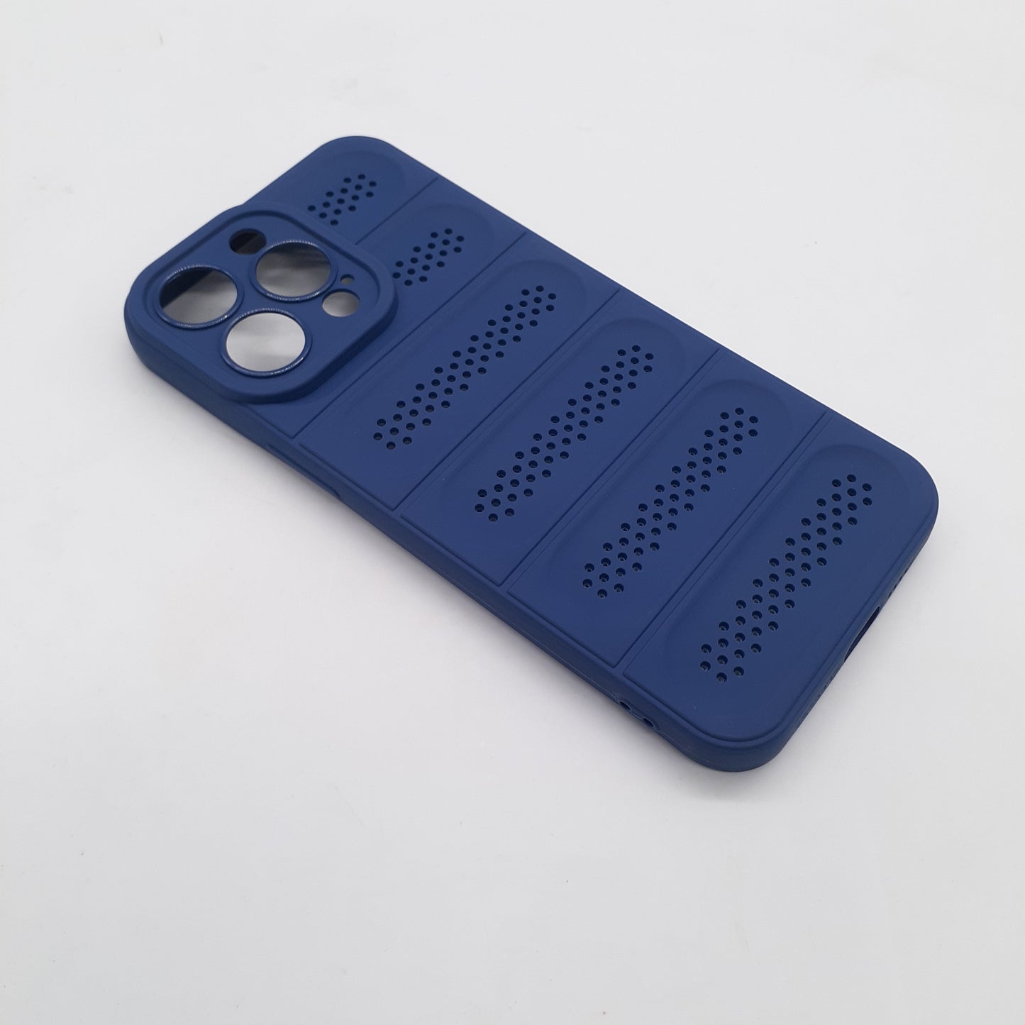 iPhone 15 Pro Max Heat Dissipation Design Strong TPU Material Phone Case