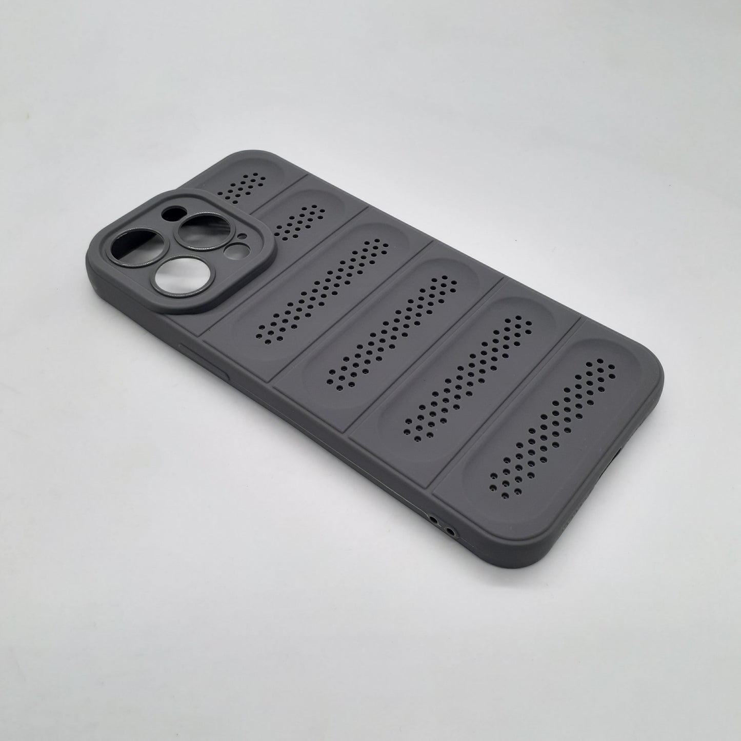 iPhone 15 Pro Max Heat Dissipation Design Strong TPU Material Phone Case