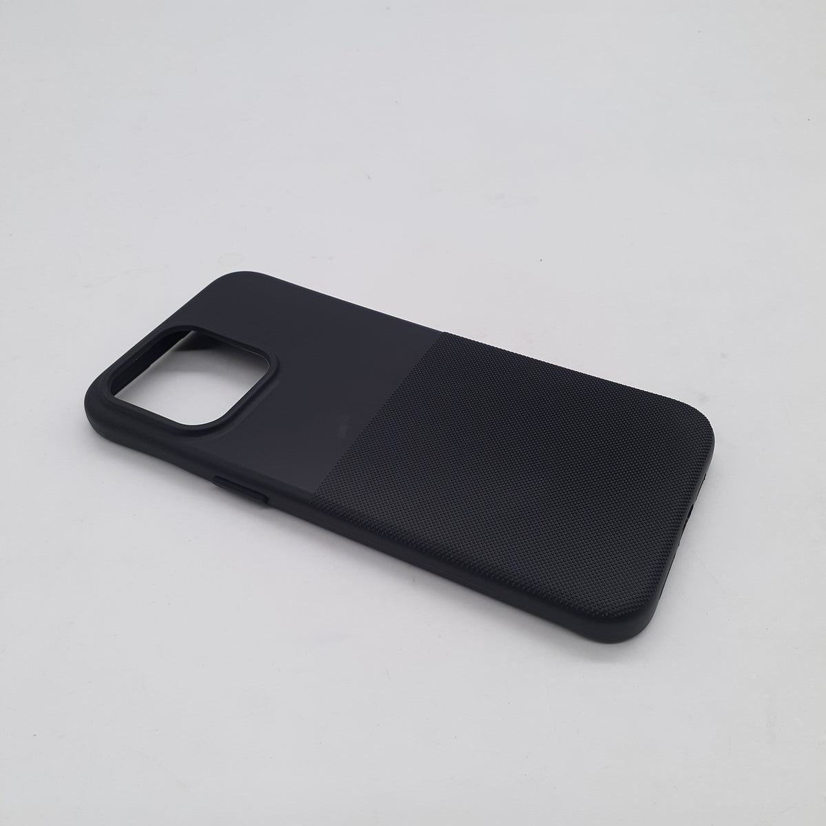 iPhone 15 Pro Max Soft Silicone Protective Cover – Shockproof Slim TPU Case with Anti-Scratch Non-Slip Surface